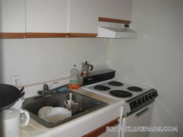 Building Photo - 208 Winthrop Rd