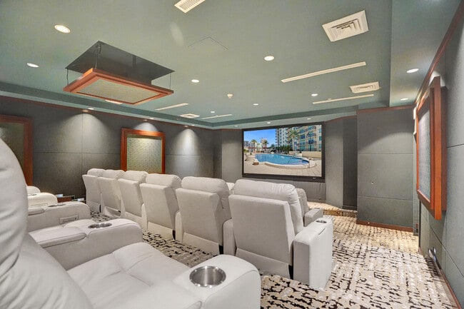 Building Photo - 610 W Las Olas Blvd