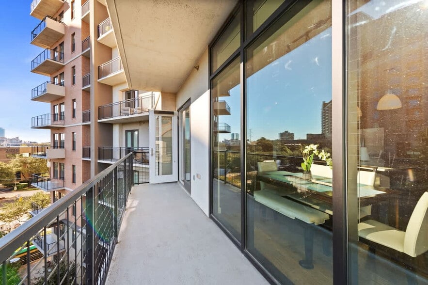 Building Photo - 101 Bowen St