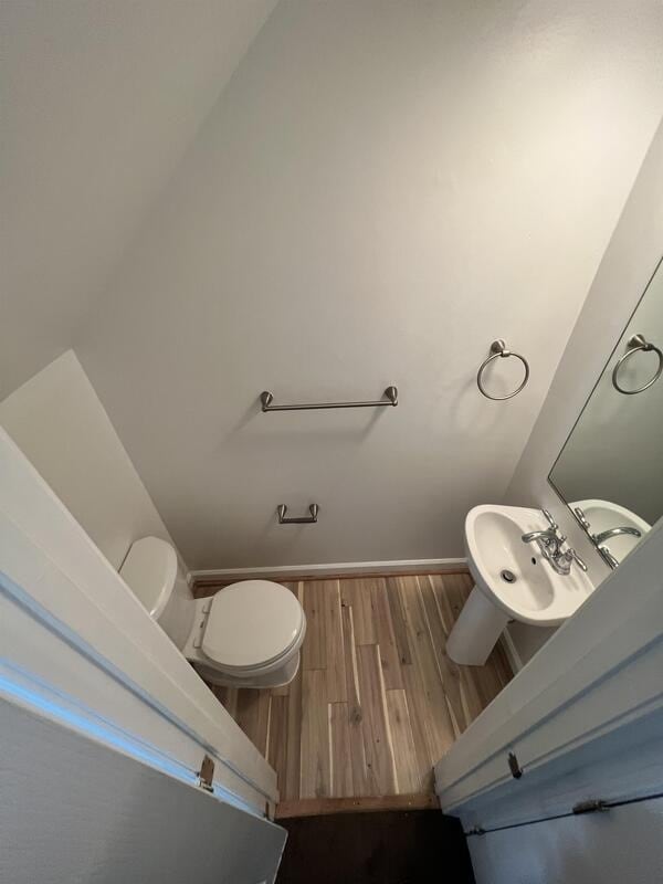 Building Photo - 2 bedroom townhome ready for move in