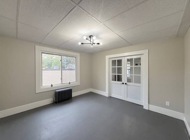 Building Photo - 341 Allen St