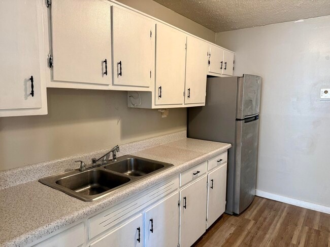 Building Photo - 51 Shields Ln