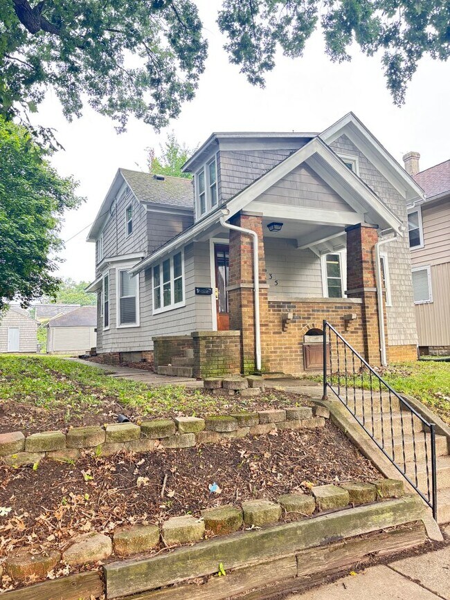 Building Photo - 1635 St Marys Ave