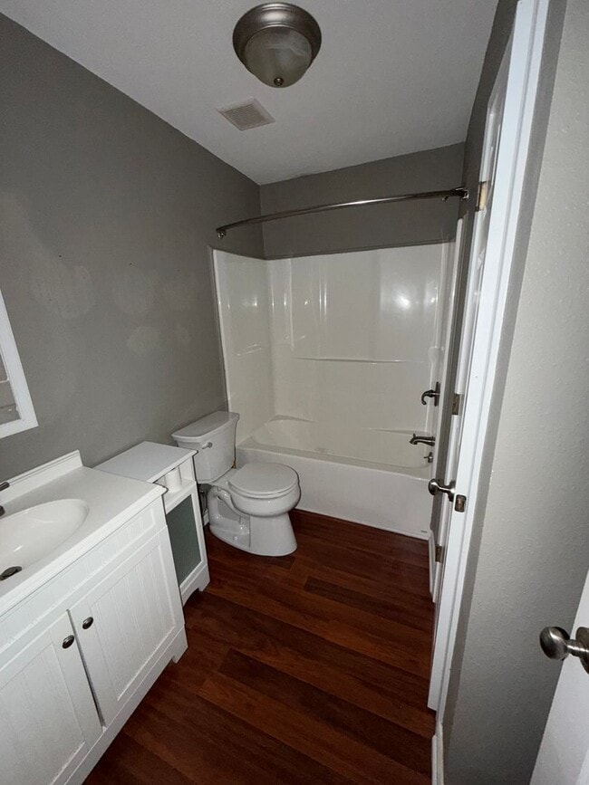 Building Photo - Charming 2 Bed / 1 Bath House located in the heart of Groves