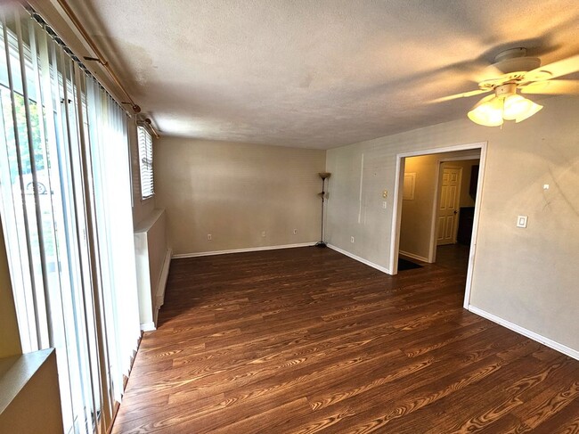 Building Photo - 200 Manville Hill Rd