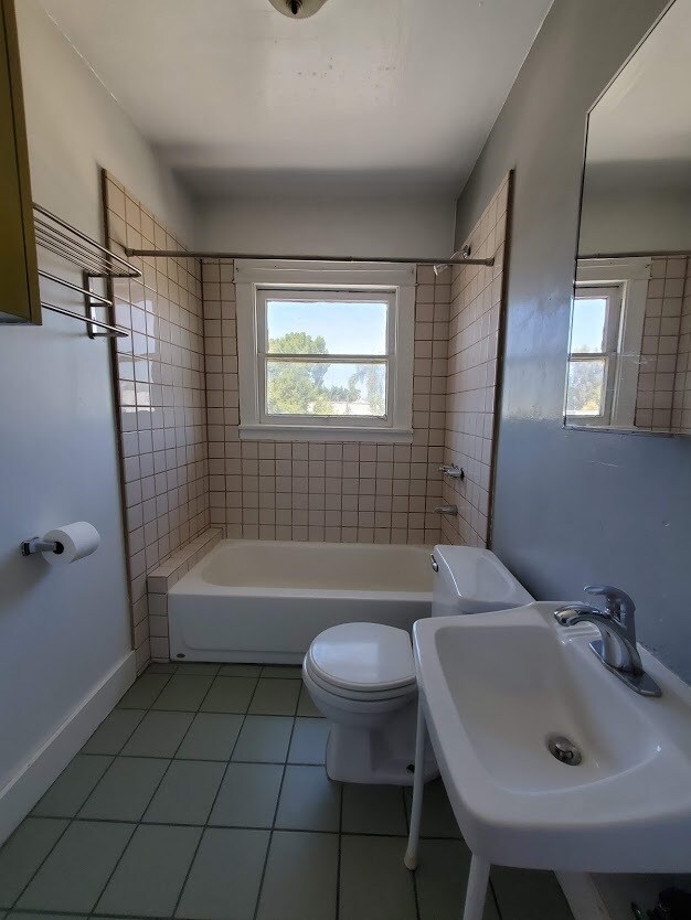 Building Photo - 817 Lucile Ave