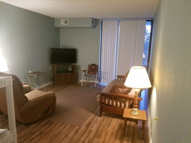 Primary Photo - 1750 N Marywood Ave