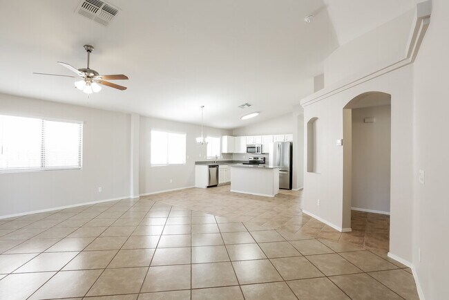 Building Photo - 4314 N 124th Ave