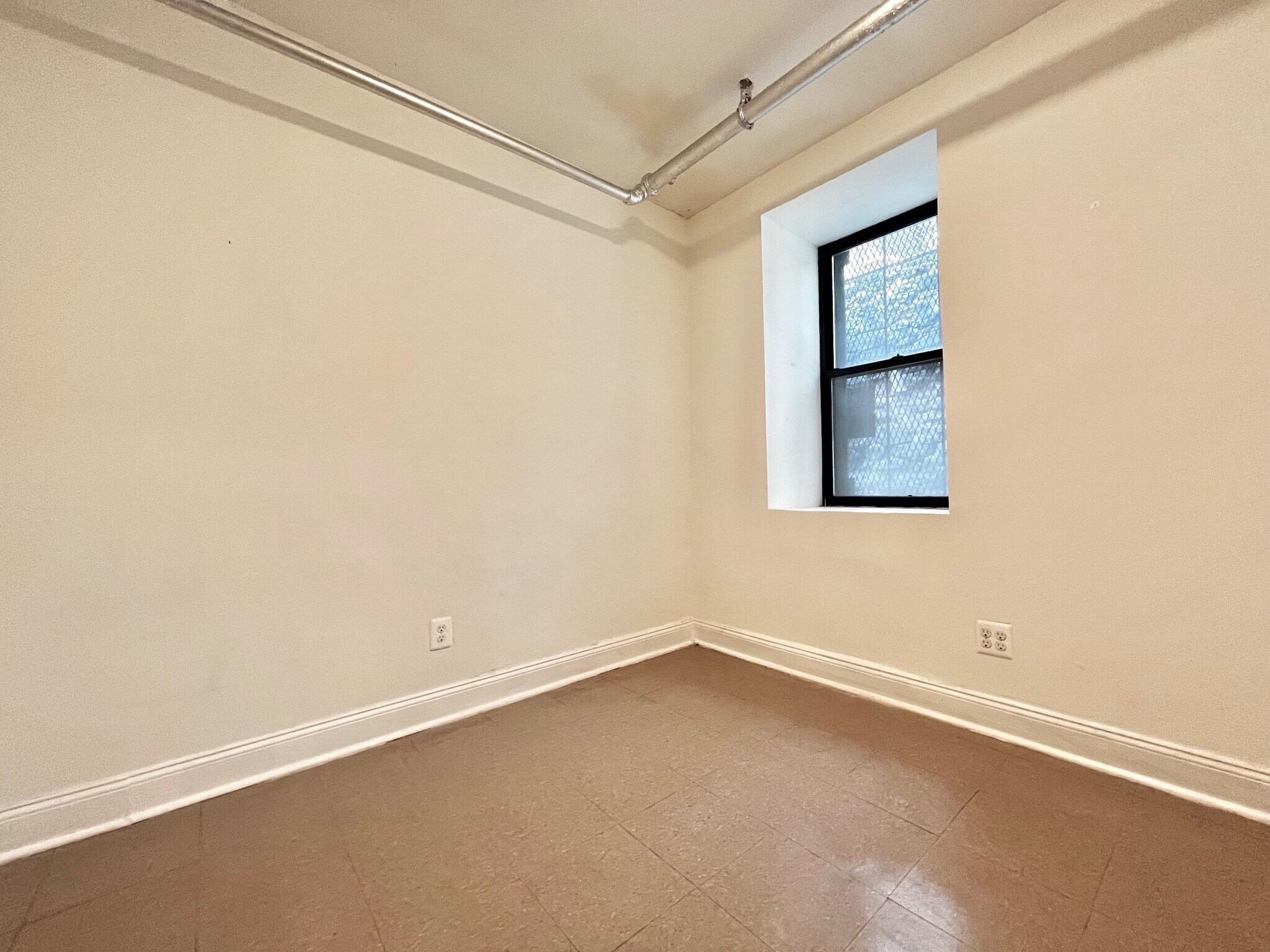 Building Photo - 523 W 135th St