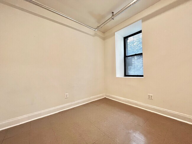 Building Photo - 523 W 135th St