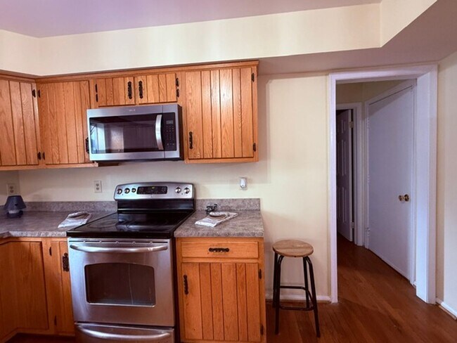 Building Photo - 2788 Pinewood Dr