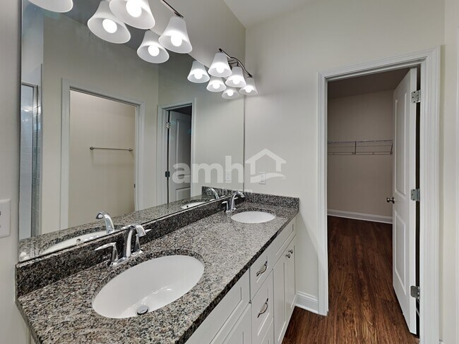 Building Photo - 887 Sunny Stroll Dr