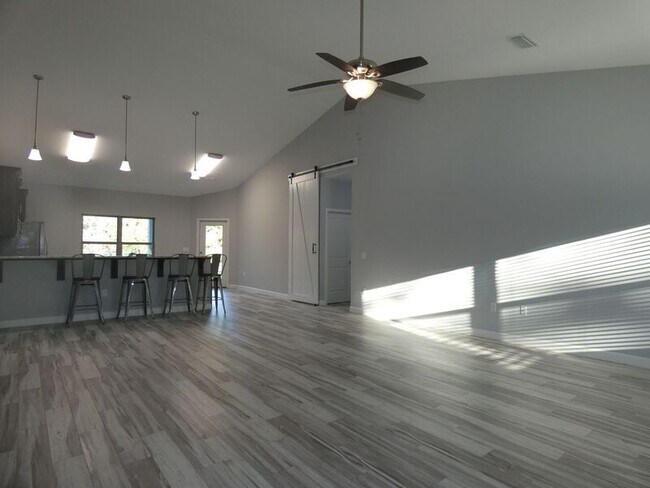 Building Photo - 4985 Creekside Ln