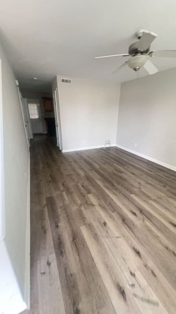 Building Photo - Town Houses in Dallas  -  MOVE IN SPECIAL! $500 OFF FIRST MONTHS RENT!!