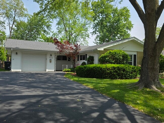 Building Photo - 720 Alcoa Ln