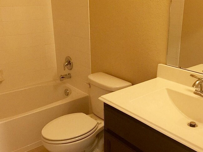 Building Photo - 618 Longstreet Dr