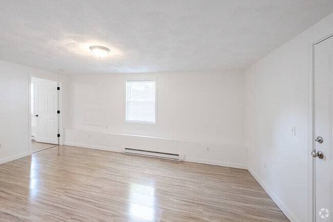 2 BR, 1 BA , 1st Floor - 855 Providence St