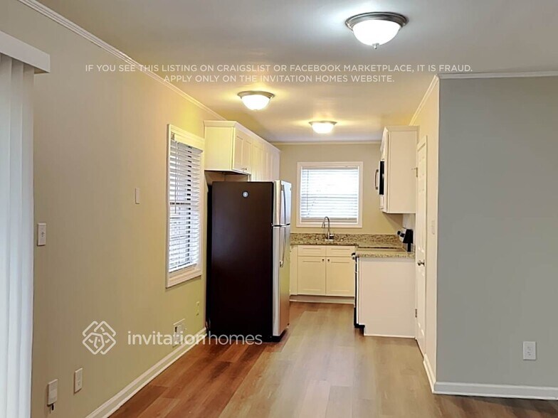 Building Photo - 2871 Knollview Dr