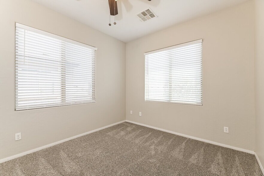 Building Photo - 698 Calamus Palm Pl