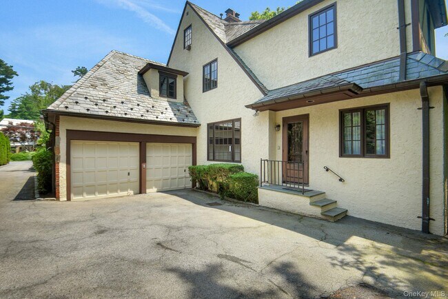 Building Photo - 46 Fenimore Rd