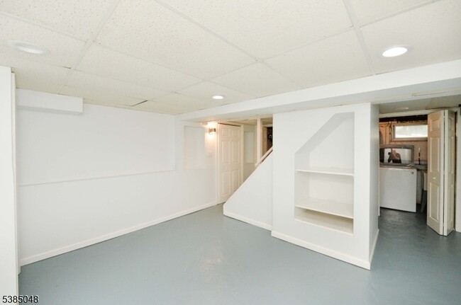 Building Photo - 425 Orchard St