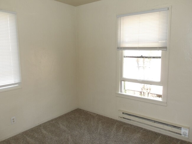 Building Photo - Cozy and Spacious Home for Rent