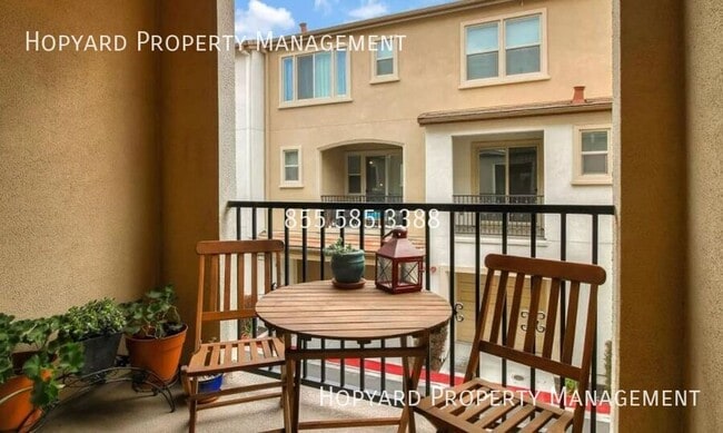 Building Photo - 215 Siderno Ct