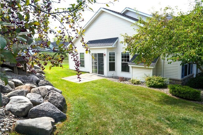 Building Photo - 0 Traditions Pl