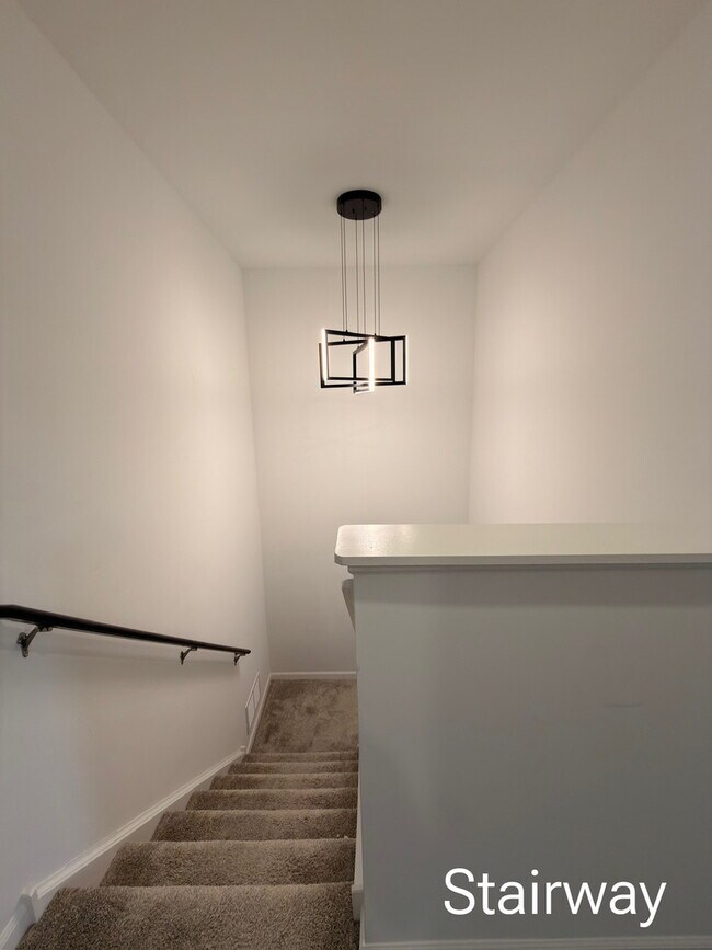 Building Photo - 522 Wolverine Dr