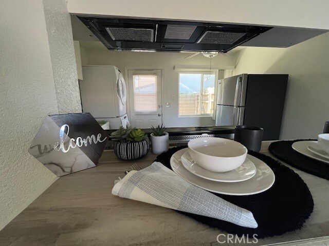 Building Photo - 45421 Sunset Ln