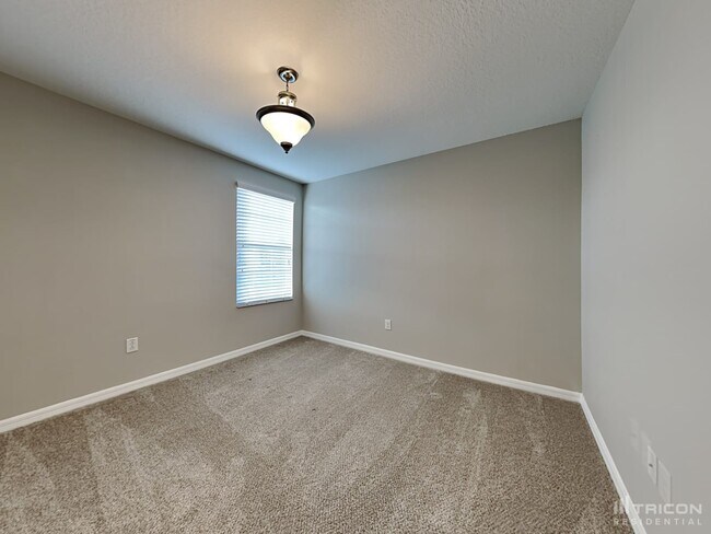 Building Photo - 13814 Crater Cir