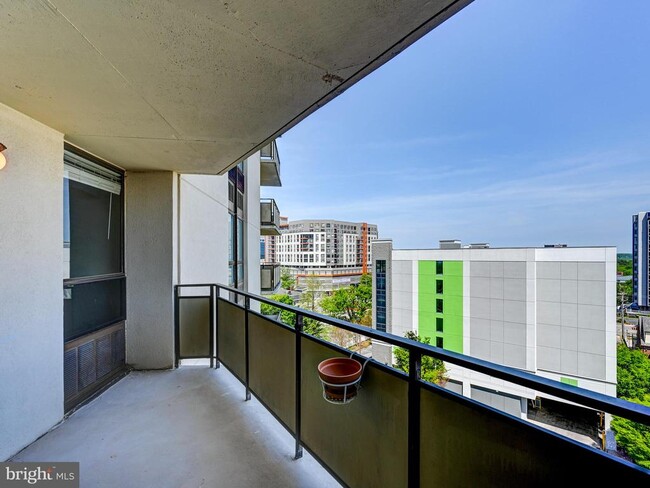 Building Photo - 205 E Joppa Rd