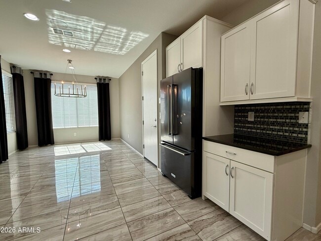 Building Photo - 9464 W Fallen Leaf Ln