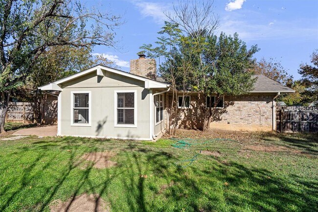 Building Photo - 1912 Terry Ln