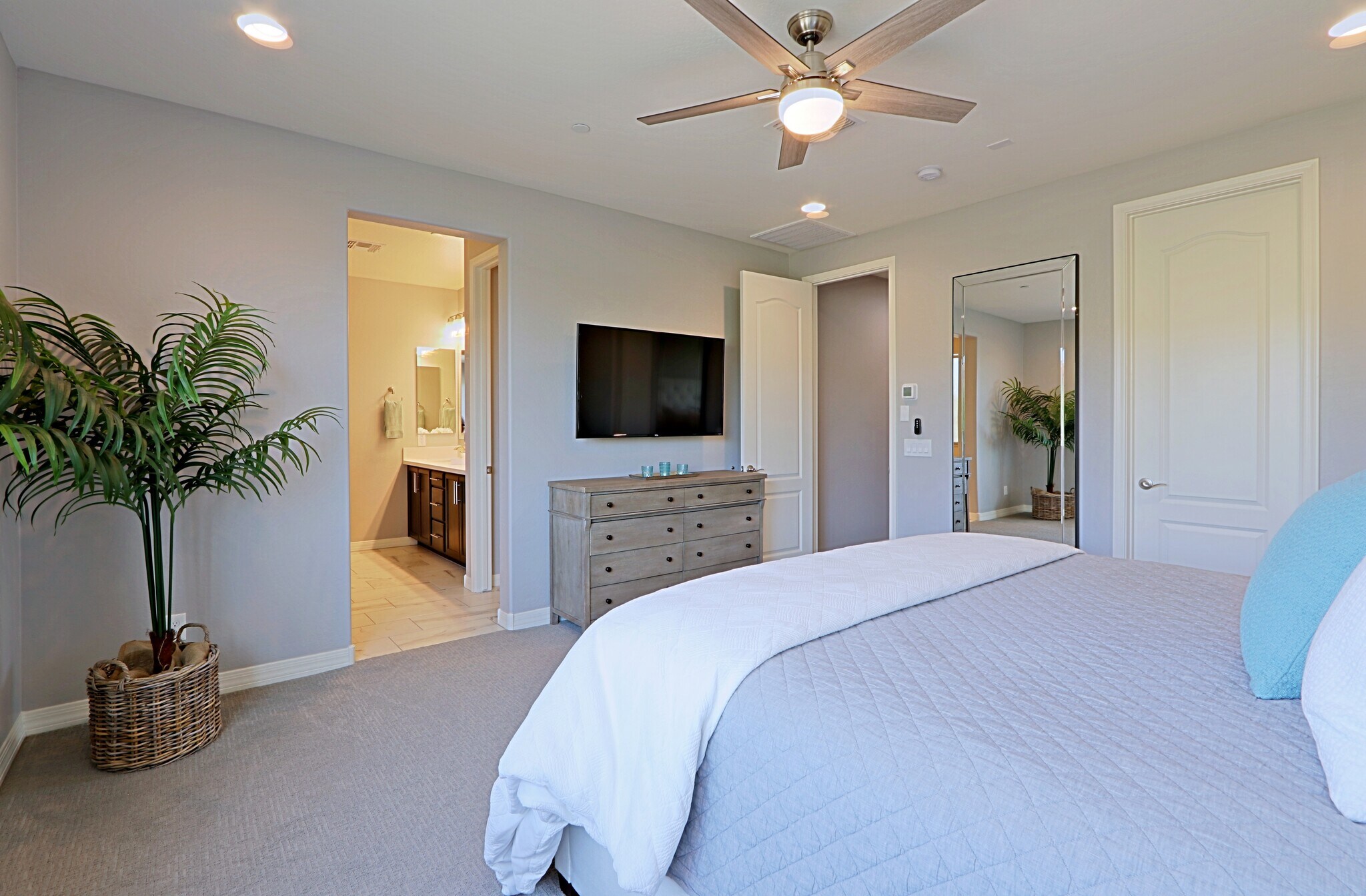 Building Photo - 7350 E Vista Bonita Dr