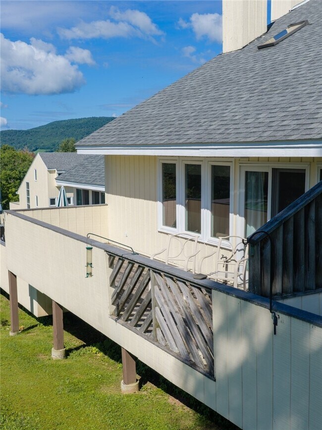 Building Photo - 50 Pines Dr