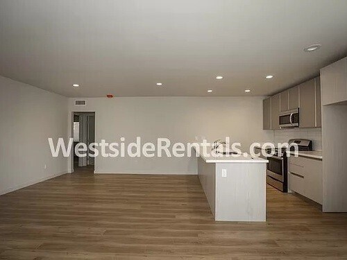 Building Photo - 3449 Keystone Ave