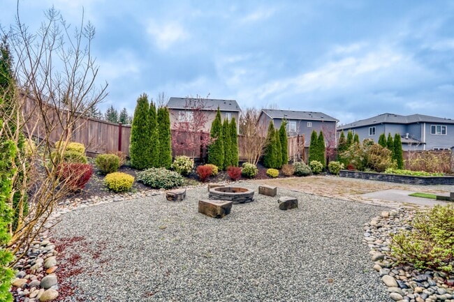 Building Photo - Stunning 4bed/2.5bath Home with High-End Upgrades in Snohomish WA!