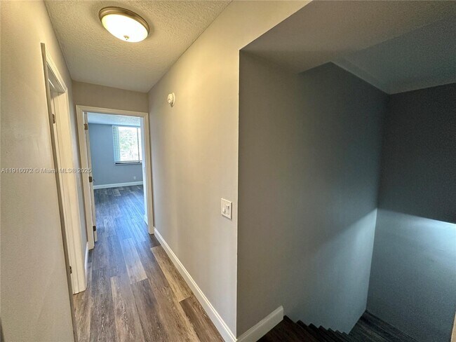 Building Photo - 22970 Oxford Pl