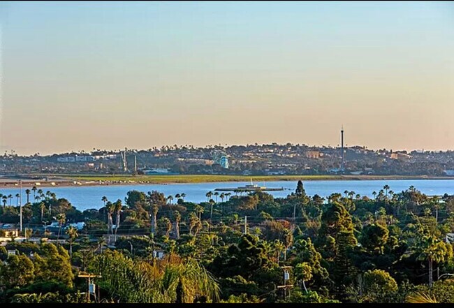 Bay view - 2461 Geranium St