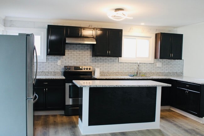 Building Photo - 9387 Mink St SW