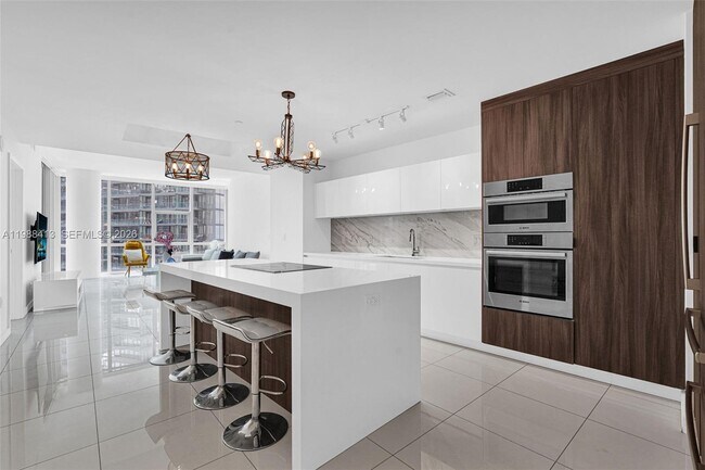 Building Photo - 851 NE 1st Ave