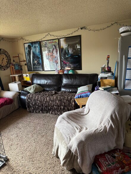 Building Photo - 2223 E Joseph Ave