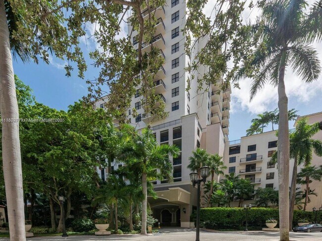 Building Photo - 888 Douglas Rd
