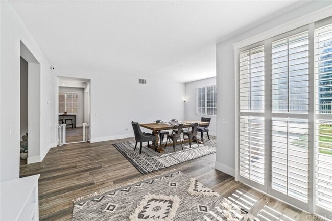 Building Photo - Beautiful Tuscany Hills 5 Bedroom Home