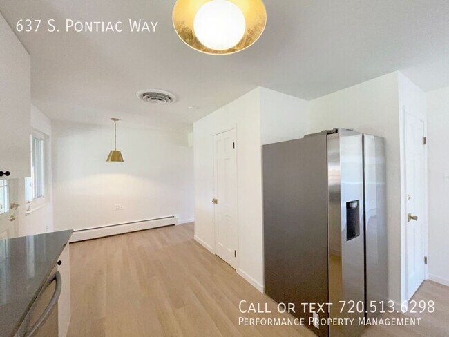 Building Photo - 637 S Pontiac Way