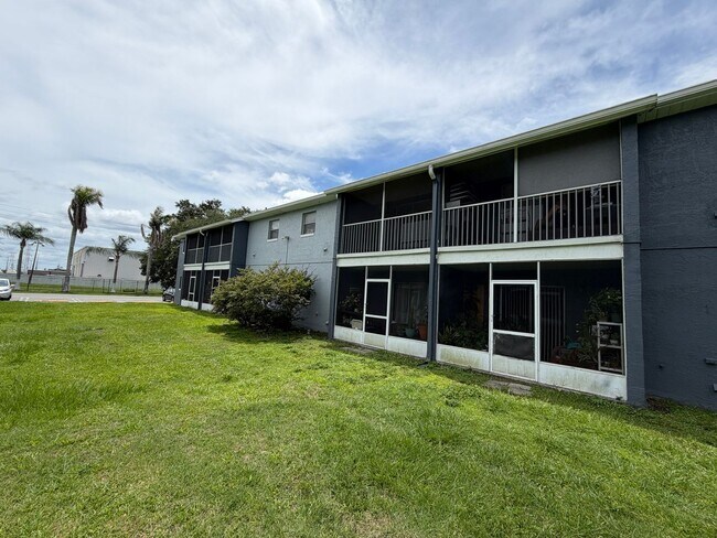Building Photo - PRICE DROP! Orlando: 2BD/ 2BA - A Bright, Comfortable Home Designed for Everyday Living! WASHER &...