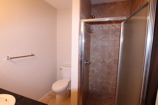 Building Photo - Charming home on Brooks Lake!