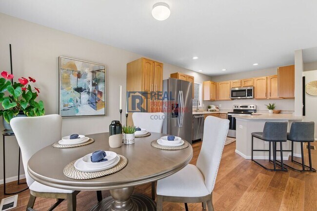 Building Photo - 2175 Coach House Loop