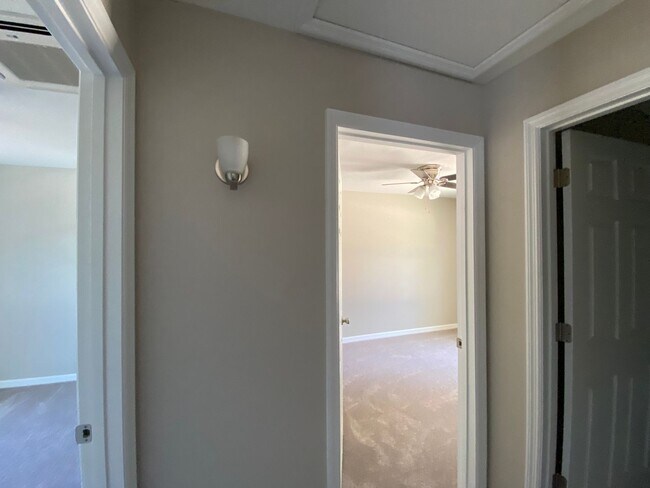 Building Photo - NEW CONSTRUCTION - Desirable SW Ocala Neighborhood 3/2/2 *WON'T LAST*